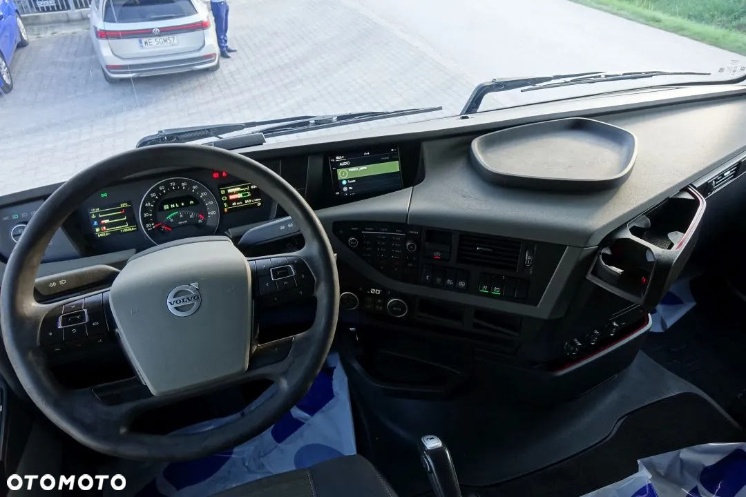 Volvo FH 500 GLOBETROTTER / STANDARD/ AUTOMAT / EURO 6 / KLIMATYZACJA POSTOJOWA/ 2 ZBIORNIKI PALIWA - 21