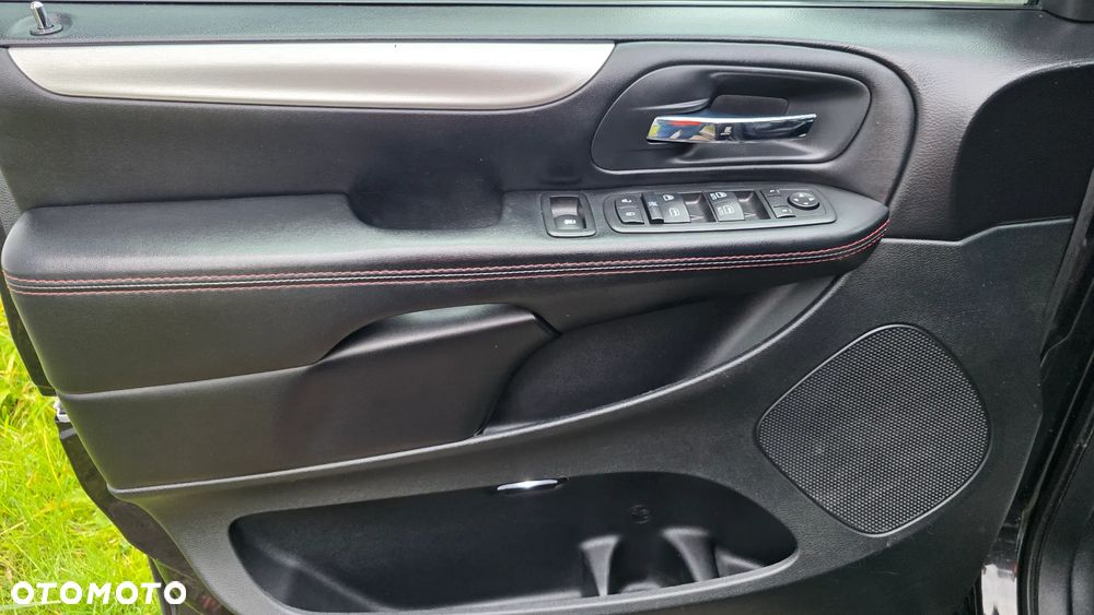 Dodge Grand Caravan 3.6 R/T - 24
