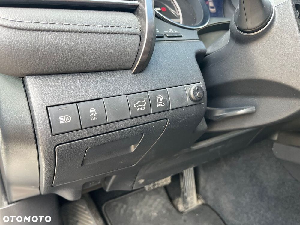 Toyota Camry 2.5 Hybrid Comfort CVT - 21