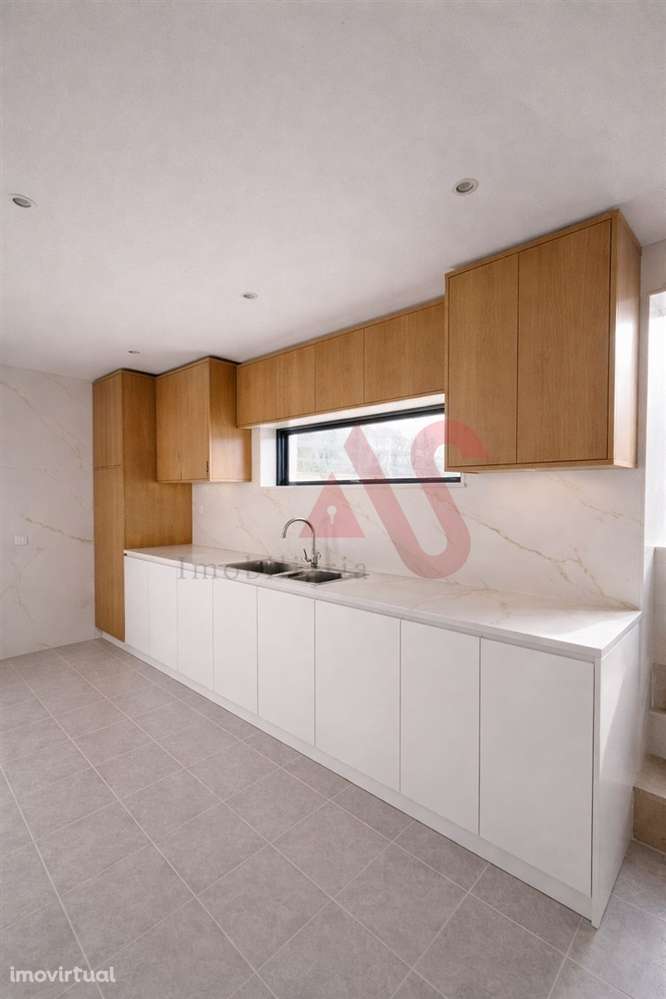 Excelente T3 – Santo Tirso | Terraços, Garagem Fechada e Vistas Desafo - Grande imagem: 2/17