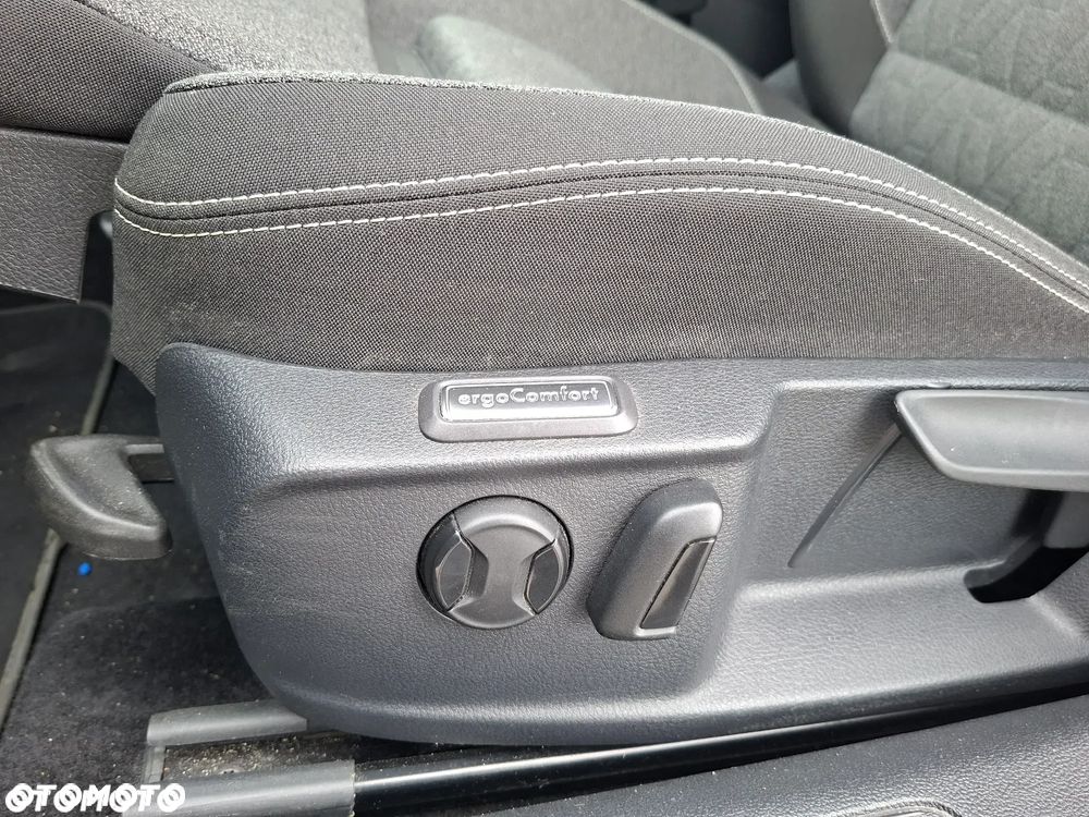 Volkswagen Passat - 20