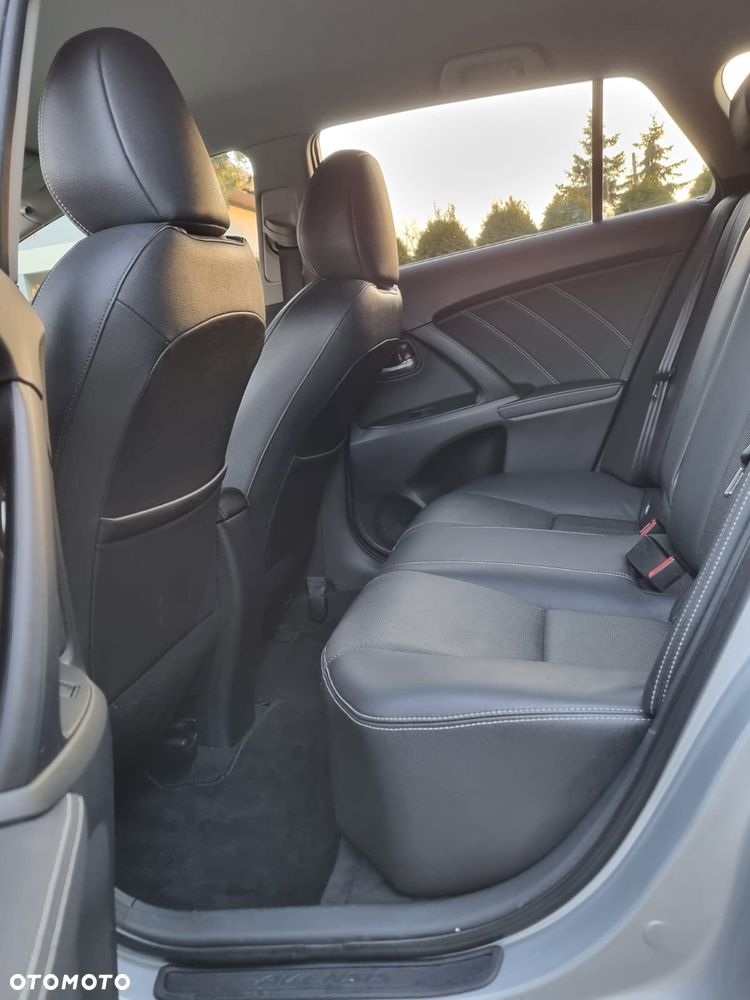 Toyota Avensis 2.0 D-4D Premium - 17