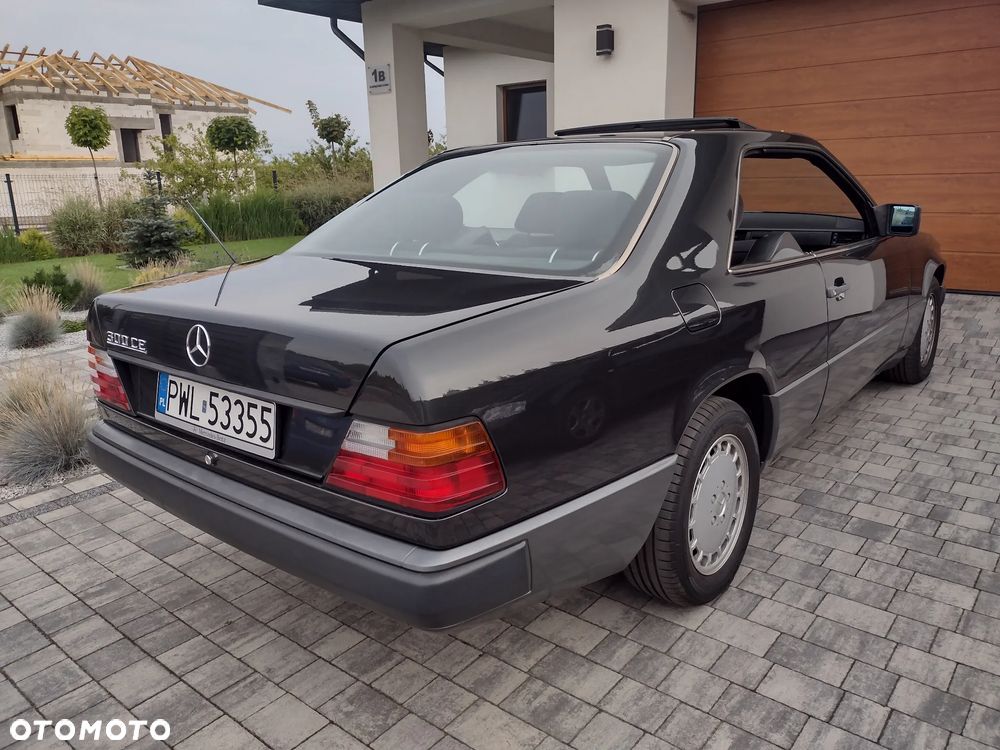 Mercedes-Benz W124 (1984-1993) ver-300-4--matic - 19