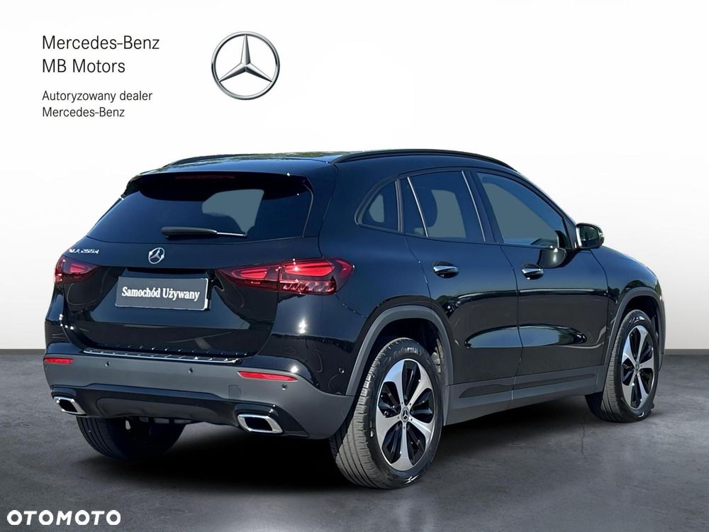 Mercedes-Benz GLA 200 d - 6