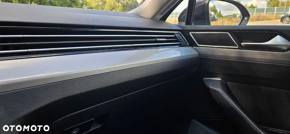 Volkswagen Passat Variant 2.0 TSI Business DSG - 36