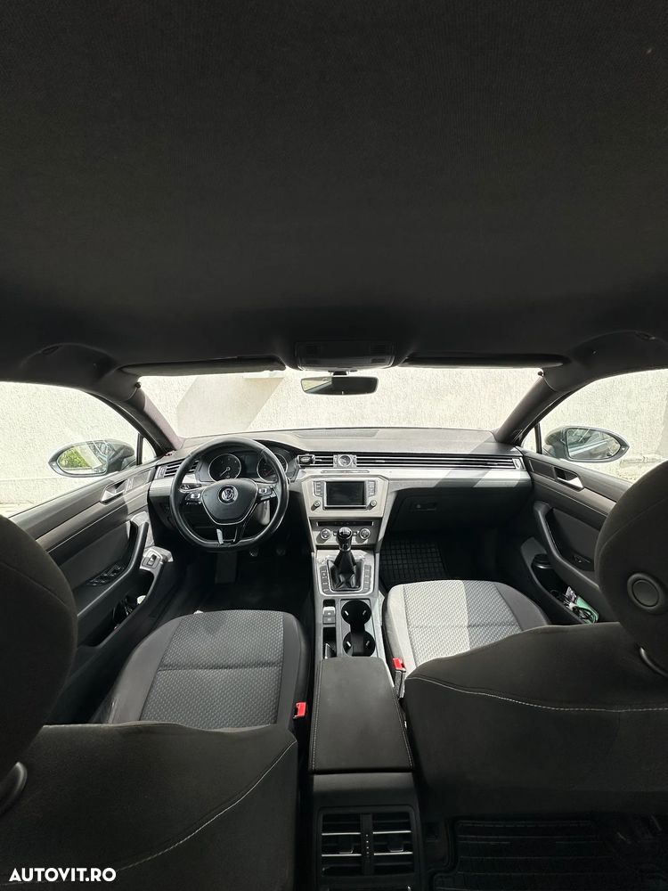 Volkswagen Passat 1.6 TDI Comfortline - 4