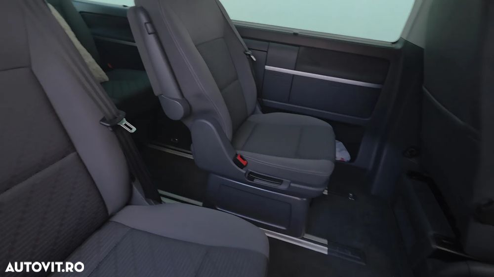 Volkswagen Caravelle - 9