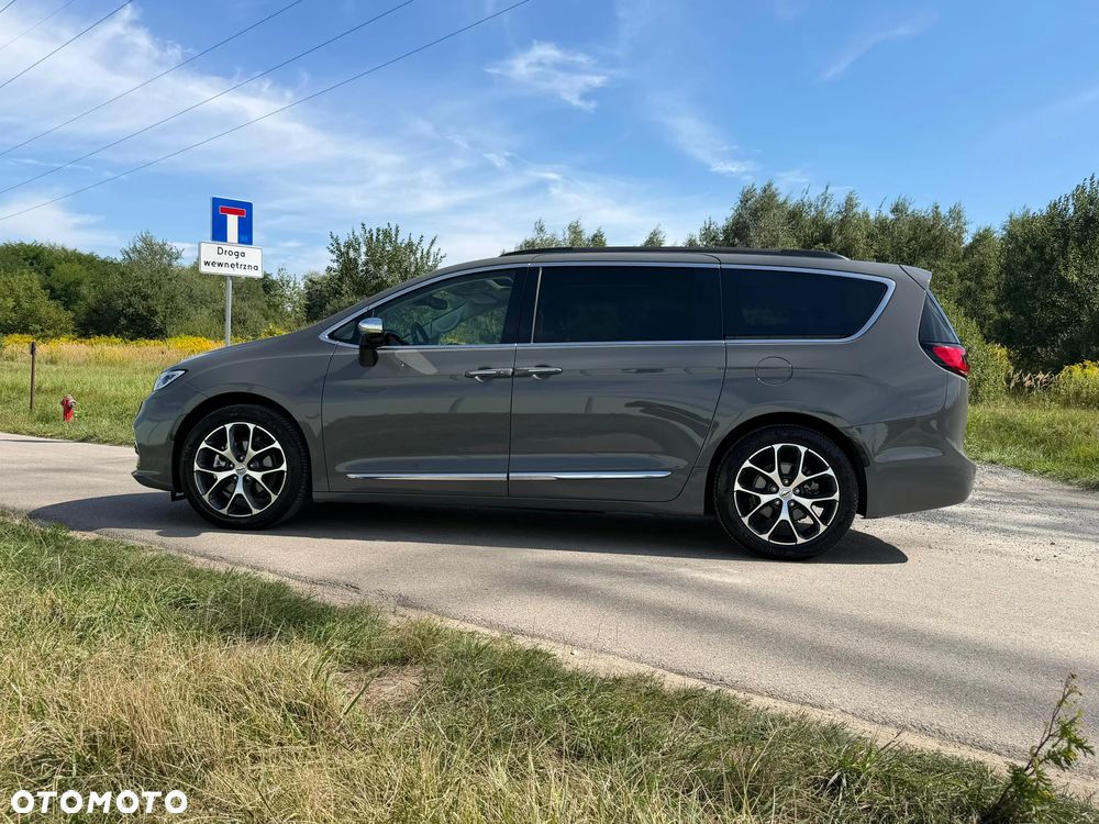 Chrysler Pacifica - 14