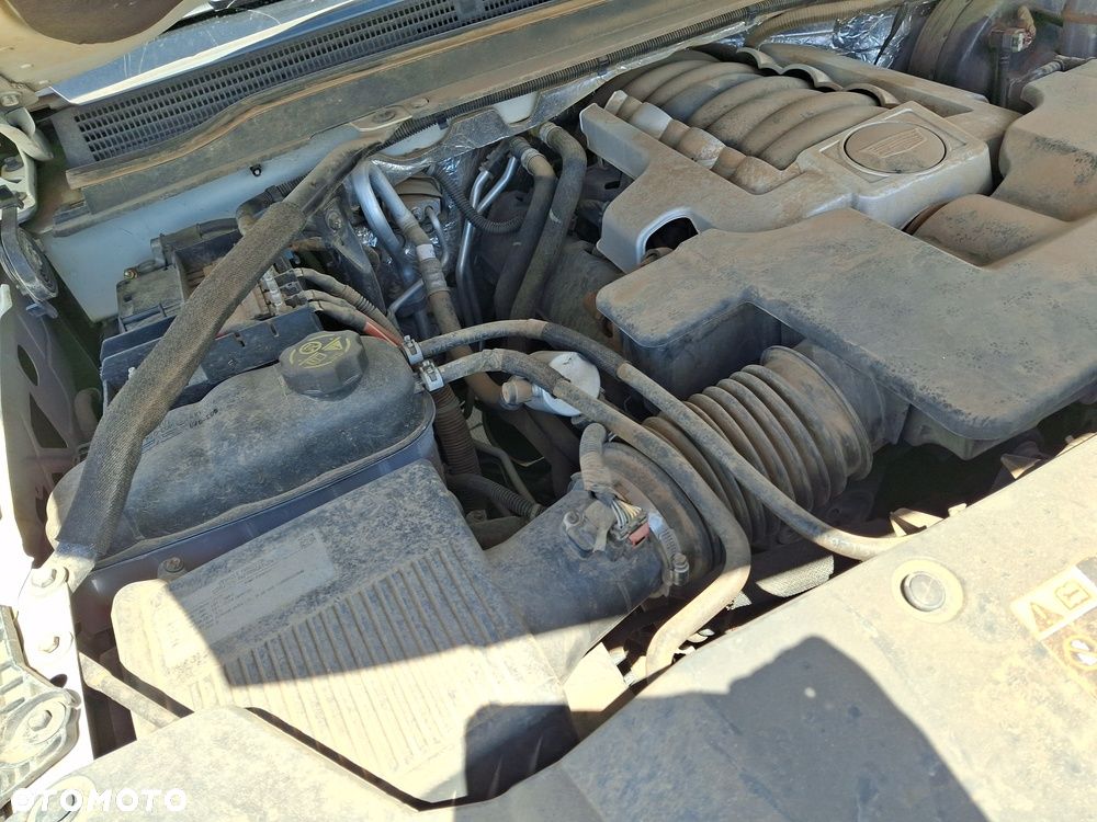 Cadillac Escalade 6.2 V8 ESV Platinum - 33