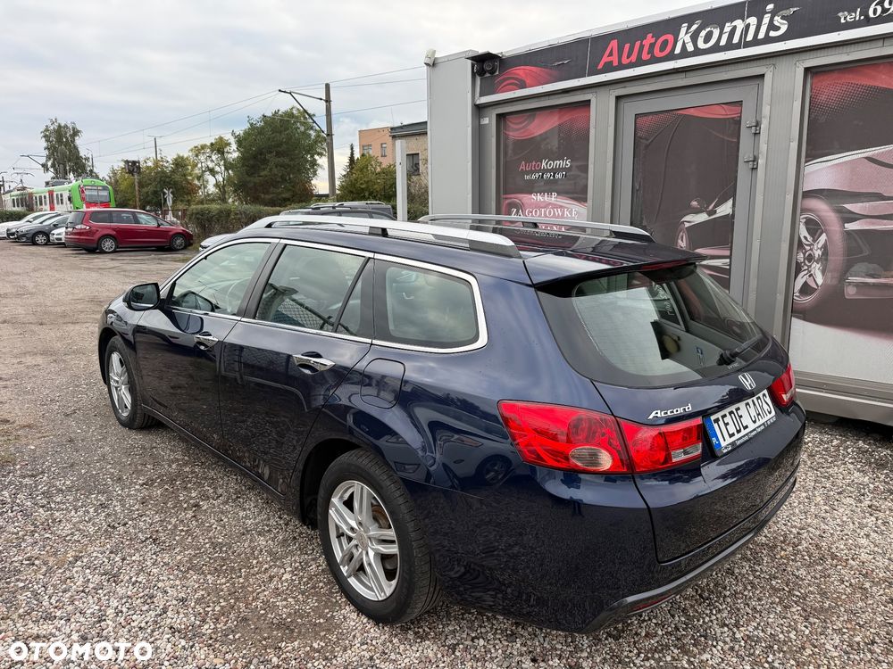 Honda Accord 2010 photo 3