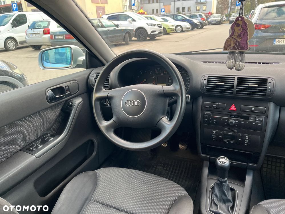 Audi A3 Sportback 1.6 Ambition - 6