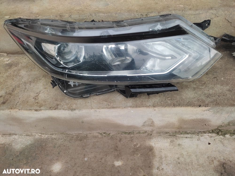 Sticle far Nissan Qashqai 2 facelift - 2