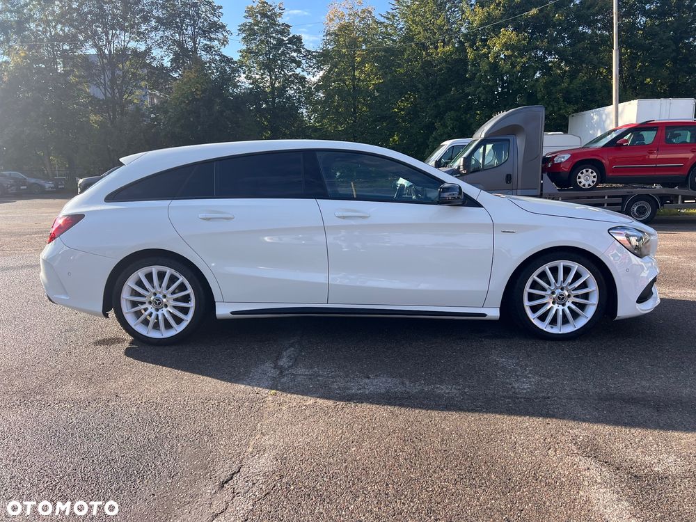 Mercedes-Benz CLA 250 4-Matic AMG Line - 11
