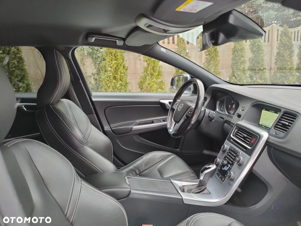 Volvo V60 D4 Geartronic Summum - 21