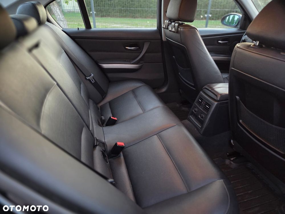 BMW Seria 3 - 32