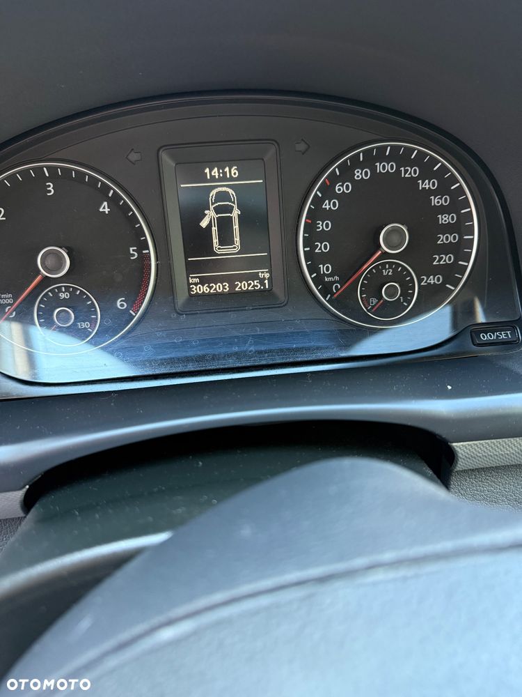 Volkswagen Touran 2.0 TDI DPF BlueMotion Technology MATCH - 15
