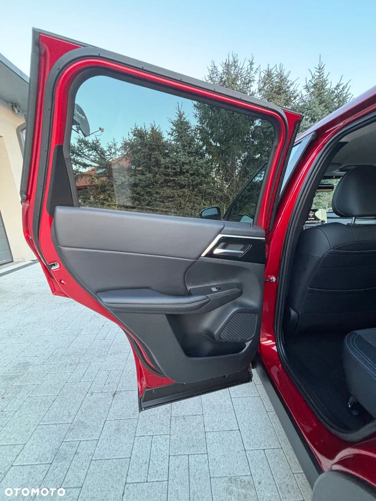 Mitsubishi Outlander - 25