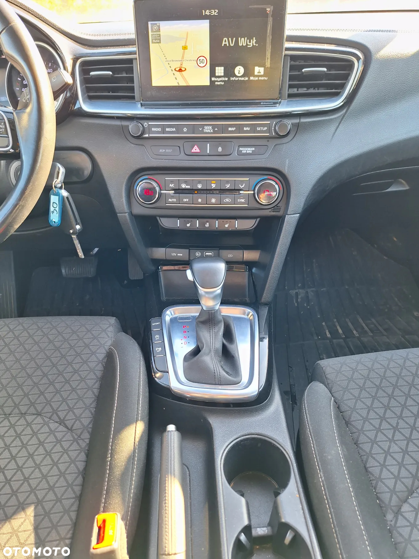 Kia Ceed - 10