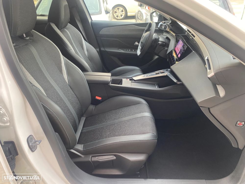 Peugeot 308 PureTech 130 GPF EAT8 Stop & Start Allure Pack - 28