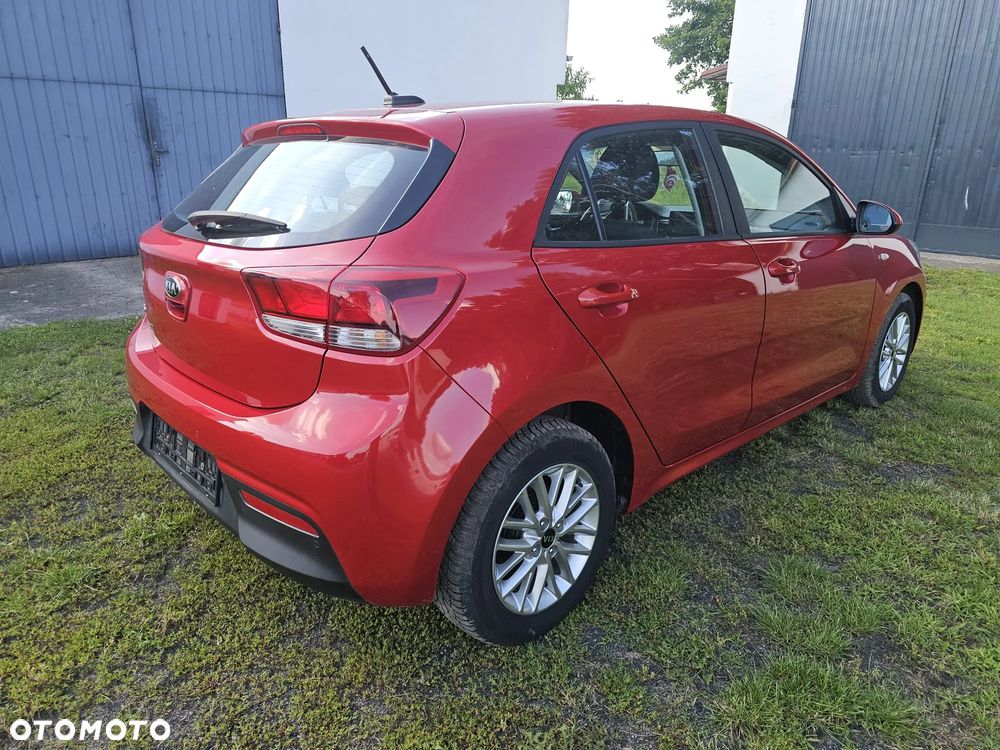 Kia Rio 1.2 L - 3