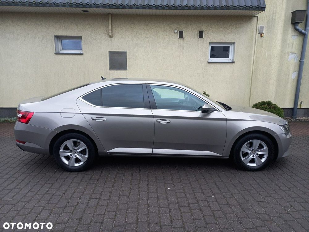 Skoda Superb 1.6 TDI Style - 18