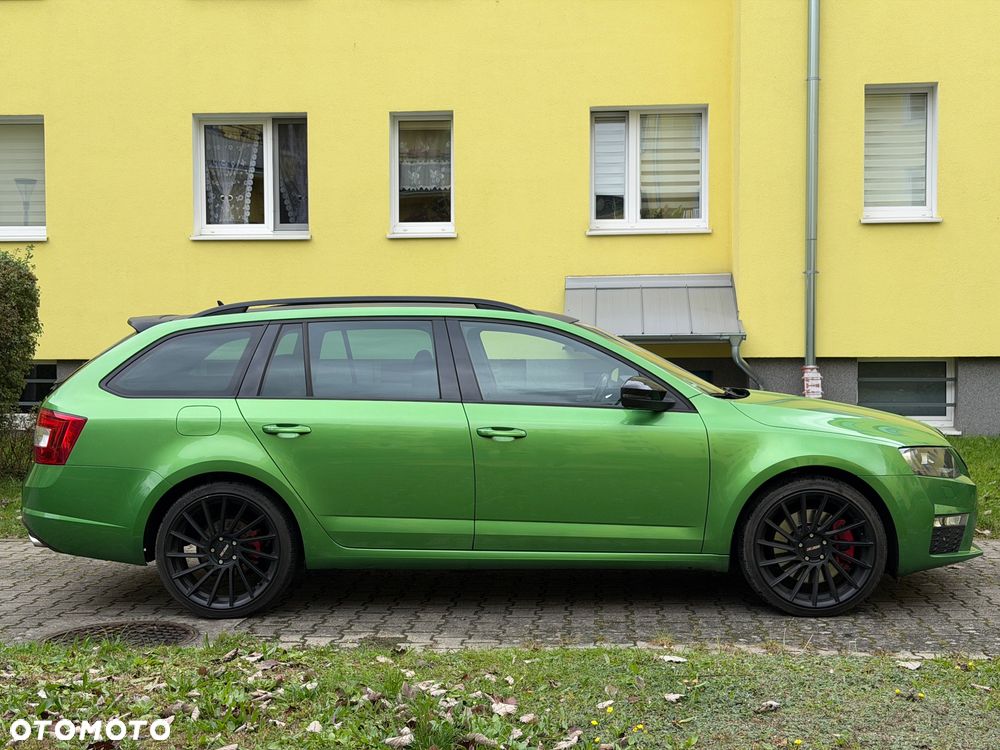 Skoda Octavia Combi 2.0 TDI DSG RS - 4