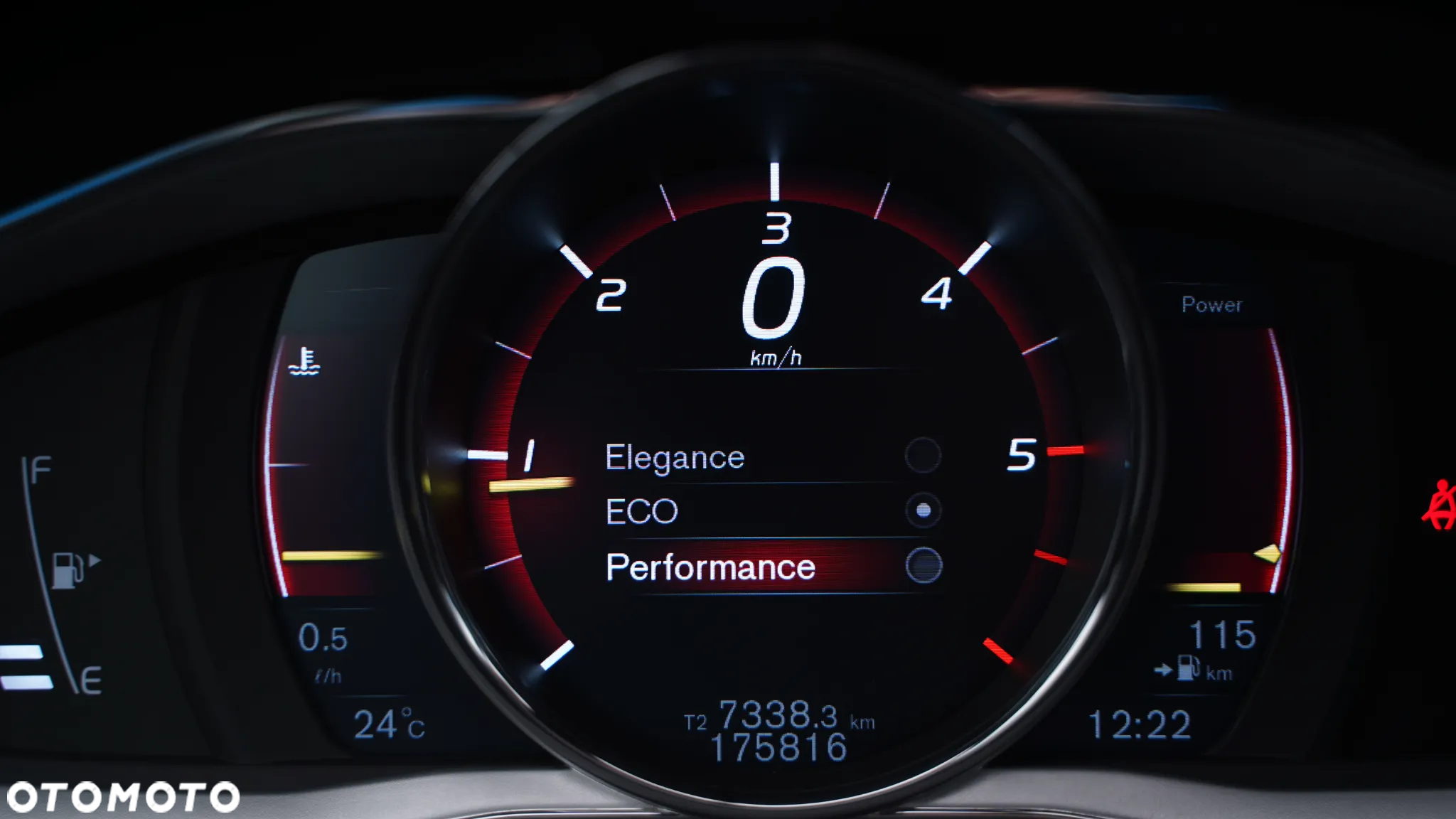 Volvo V60 D3 Drive-E R-Design Momentum - 24
