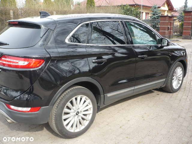 Lincoln MKC - 12