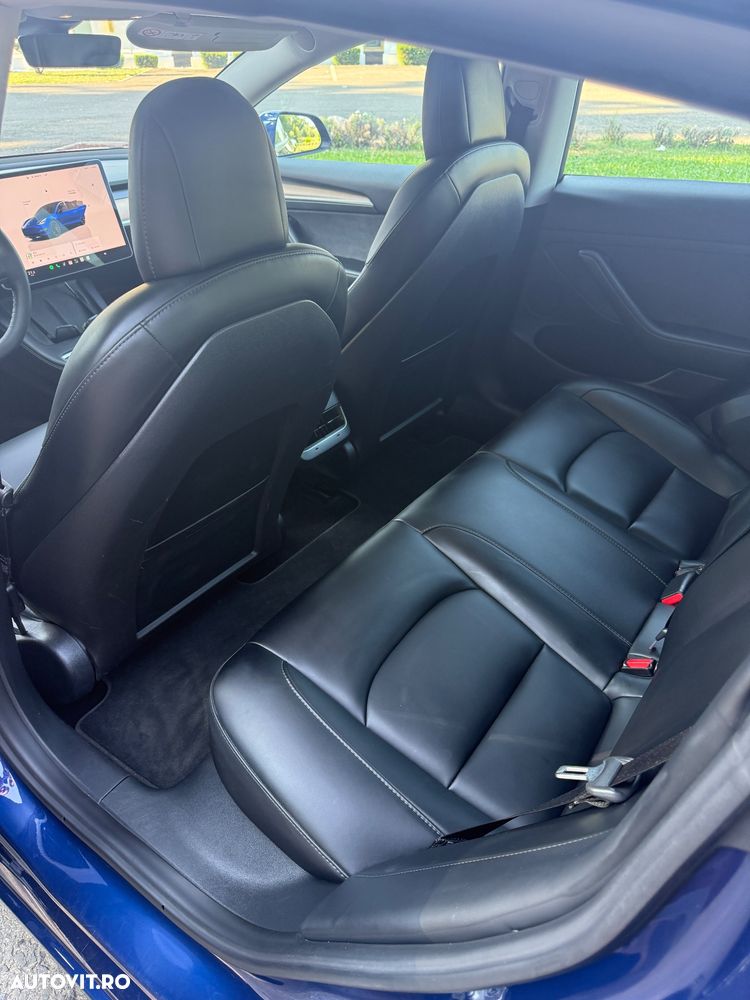 Tesla Model 3 - 12