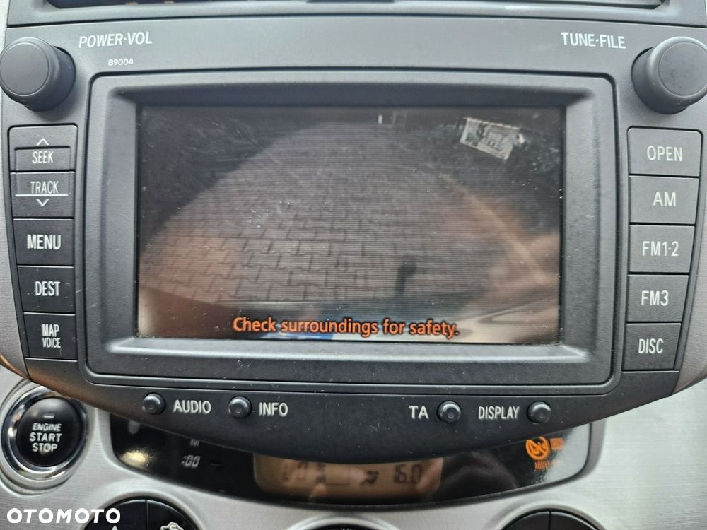 Toyota RAV4 - 8
