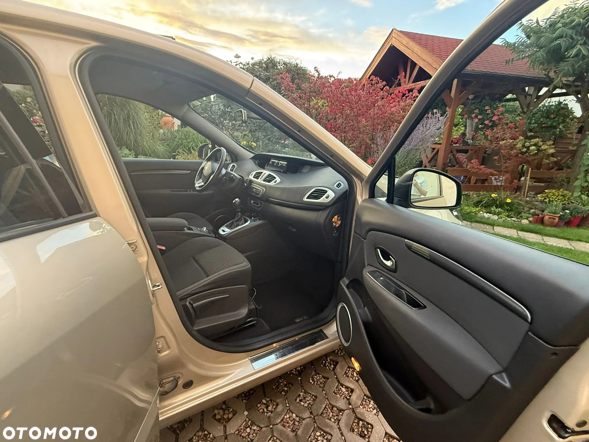 Renault Scenic 1.9 dCi Privilege - 10