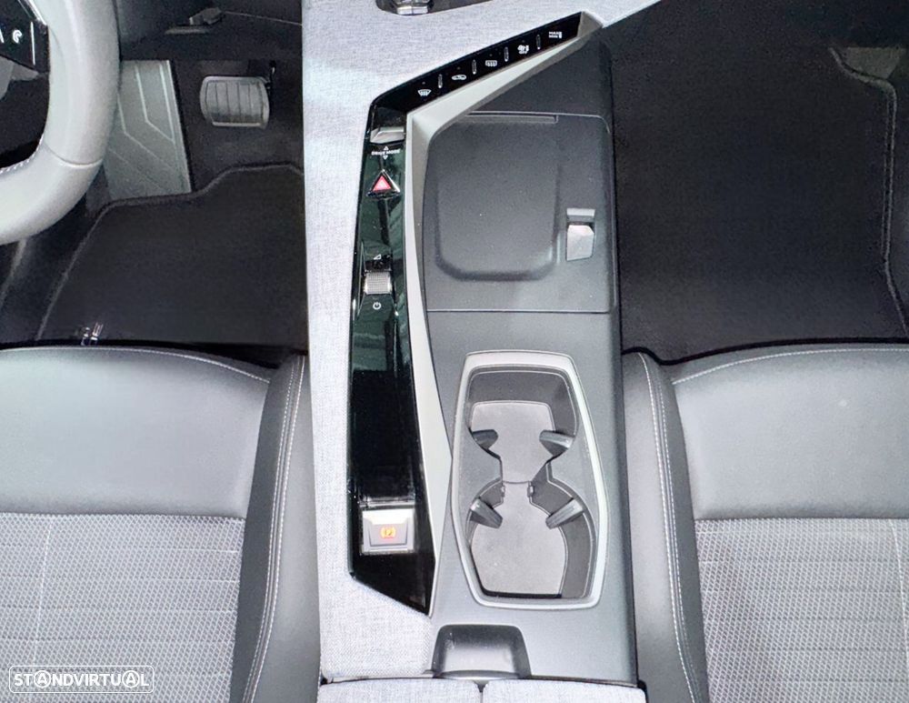 Peugeot 3008 1.2 Hybrid Allure e-DCS6 - 13