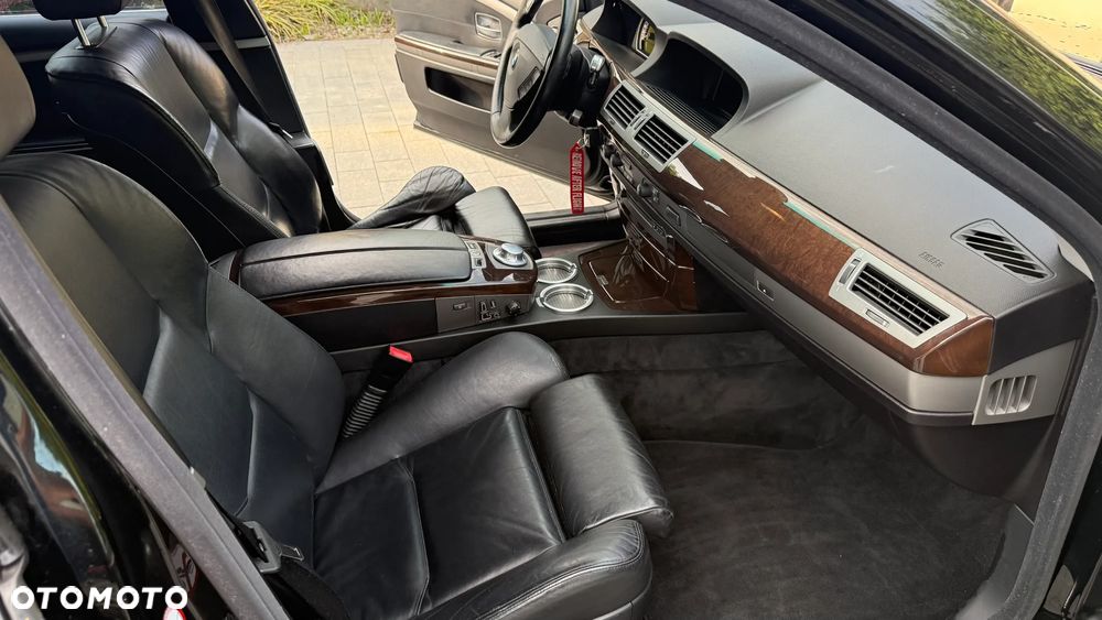 BMW Seria 7 730i - 8