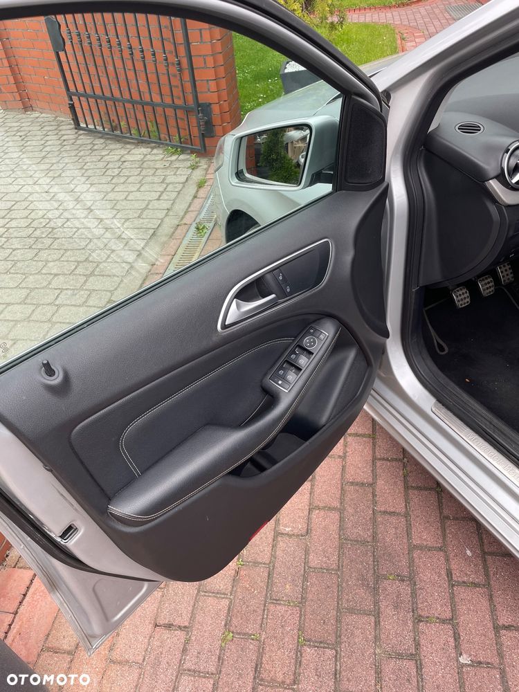 Mercedes-Benz Klasa B 180 - 13