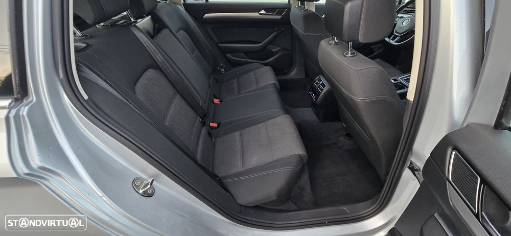 VW Passat Variant 2.0 TDi Business Package DSG - 11