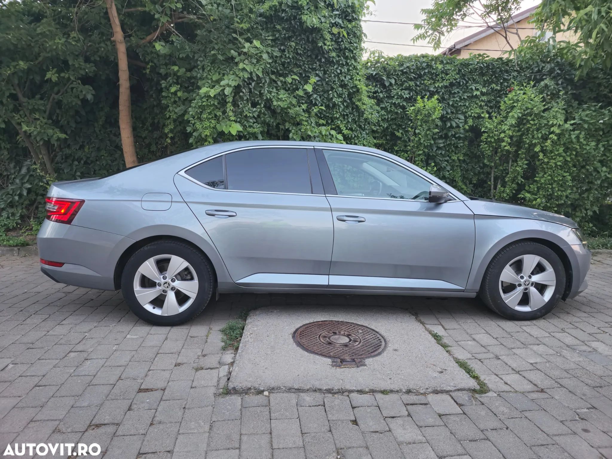 Skoda Superb 2.0 TDI Ambition - 1