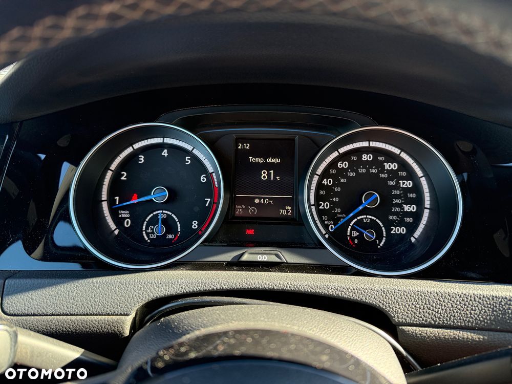 Volkswagen Golf - 10