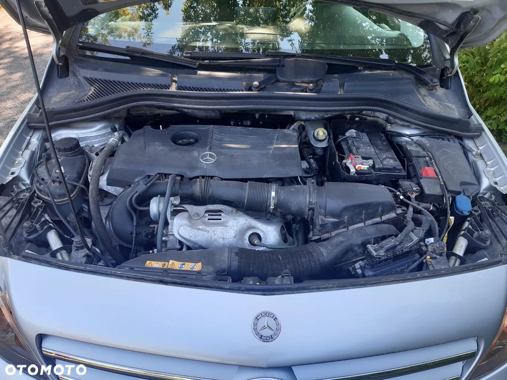 Mercedes-Benz Klasa B 180 Edition - 15