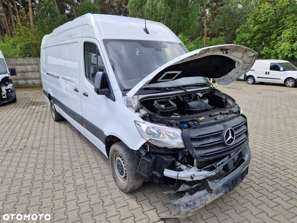 Mercedes-Benz Sprinter - 10