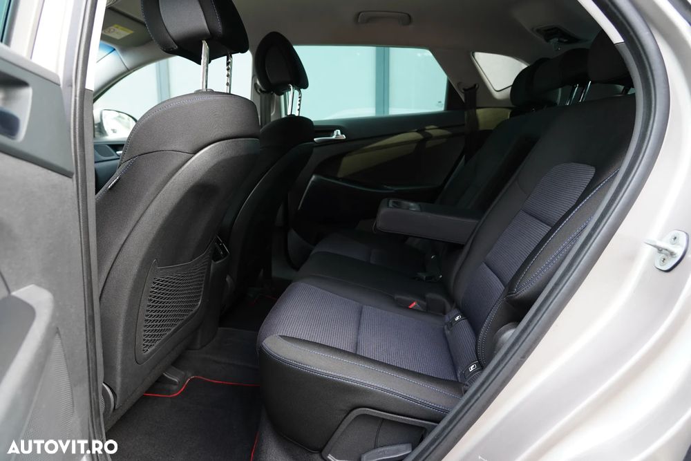 Hyundai Tucson 2.0 CRDI 4WD Automatik Style - 10
