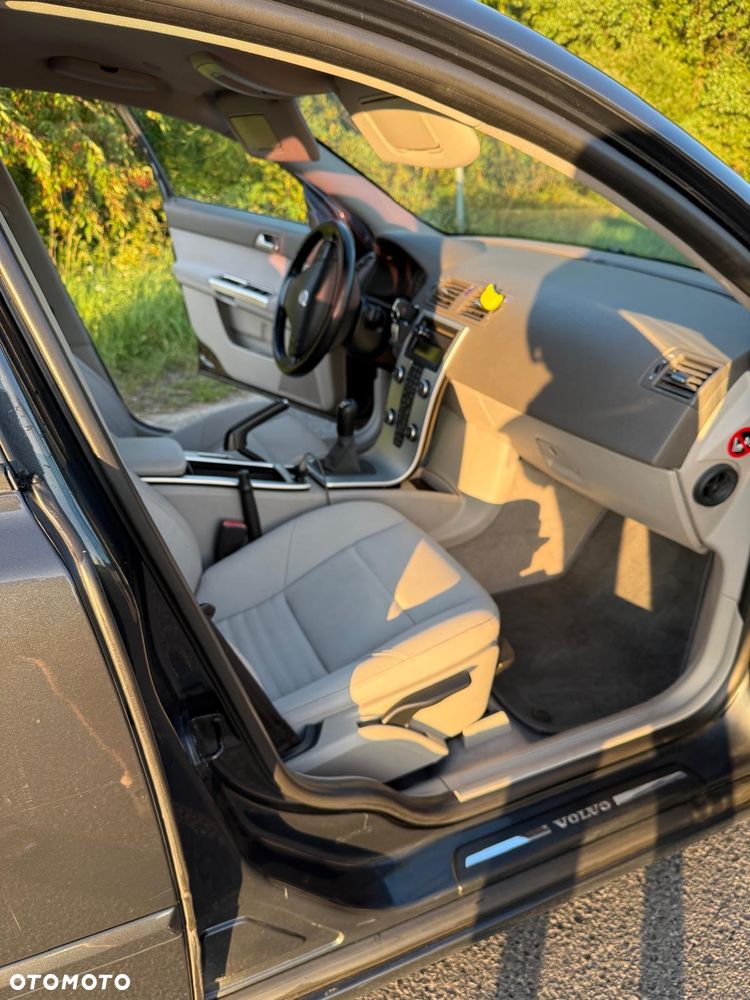 Volvo S40 2.0D Momentum - 4