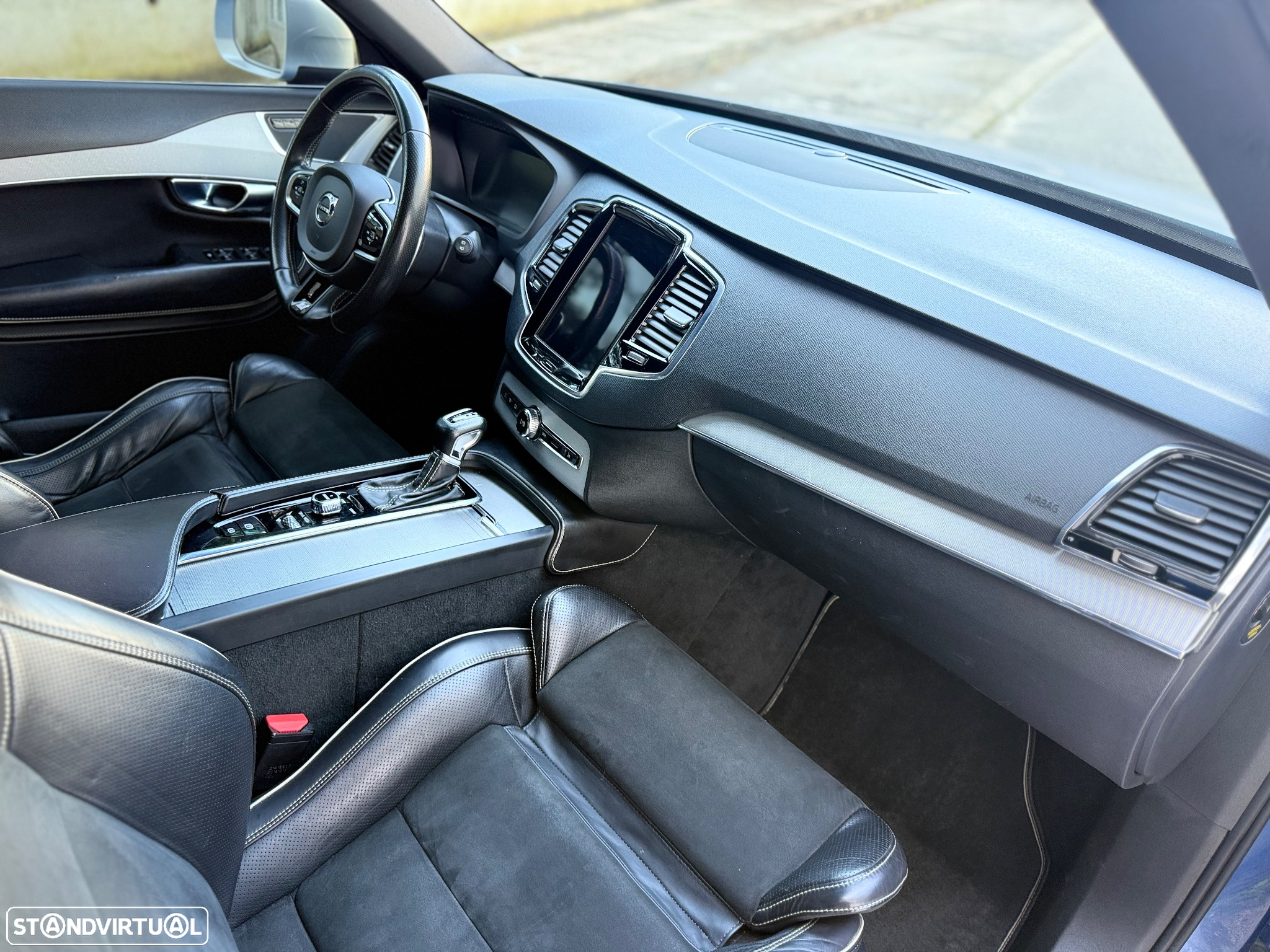 Volvo XC 90 D5 AWD Geartronic RDesign - 25