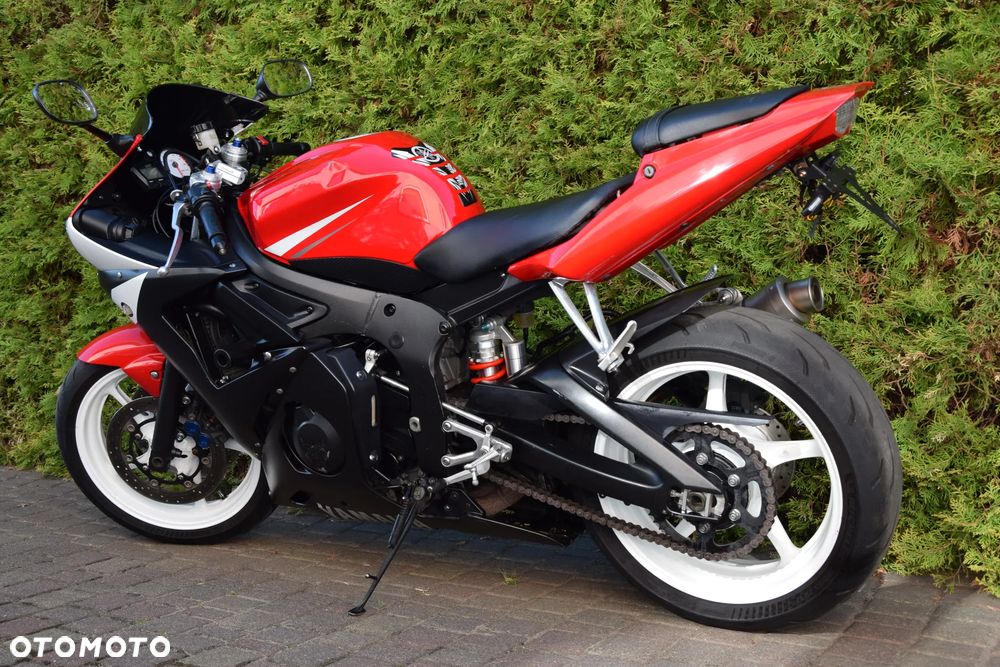 Yamaha R6 - 4