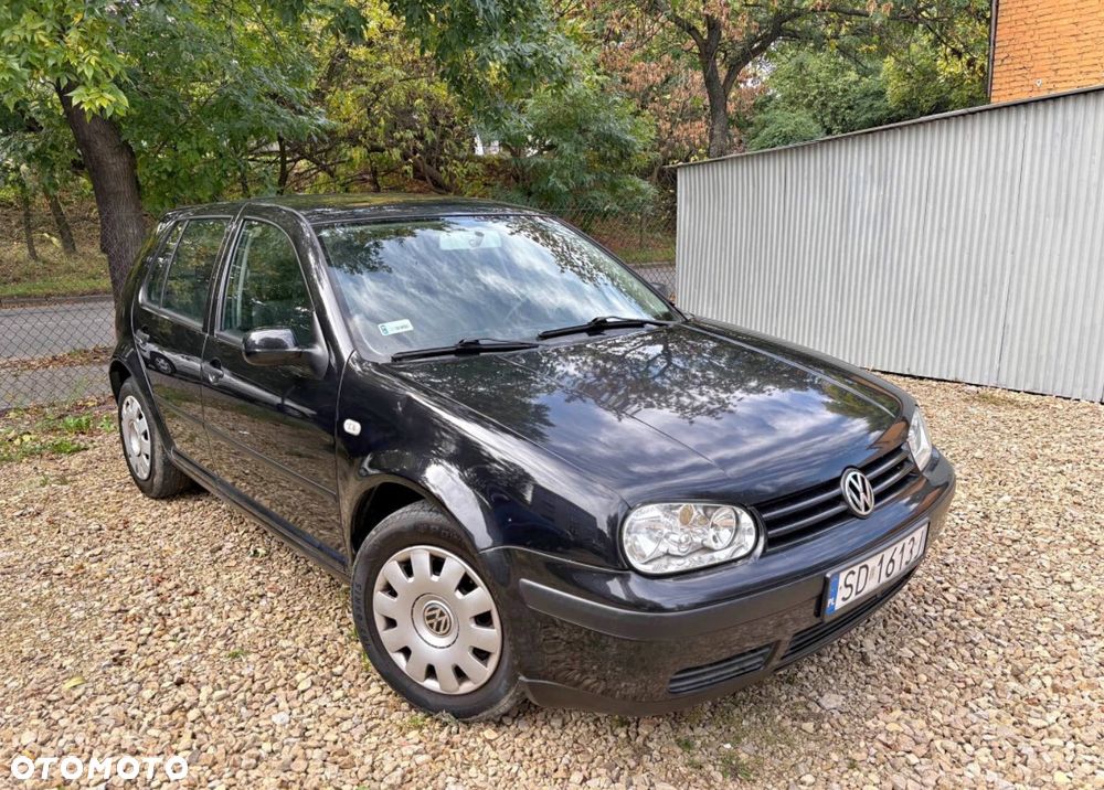 Volkswagen Golf - 1