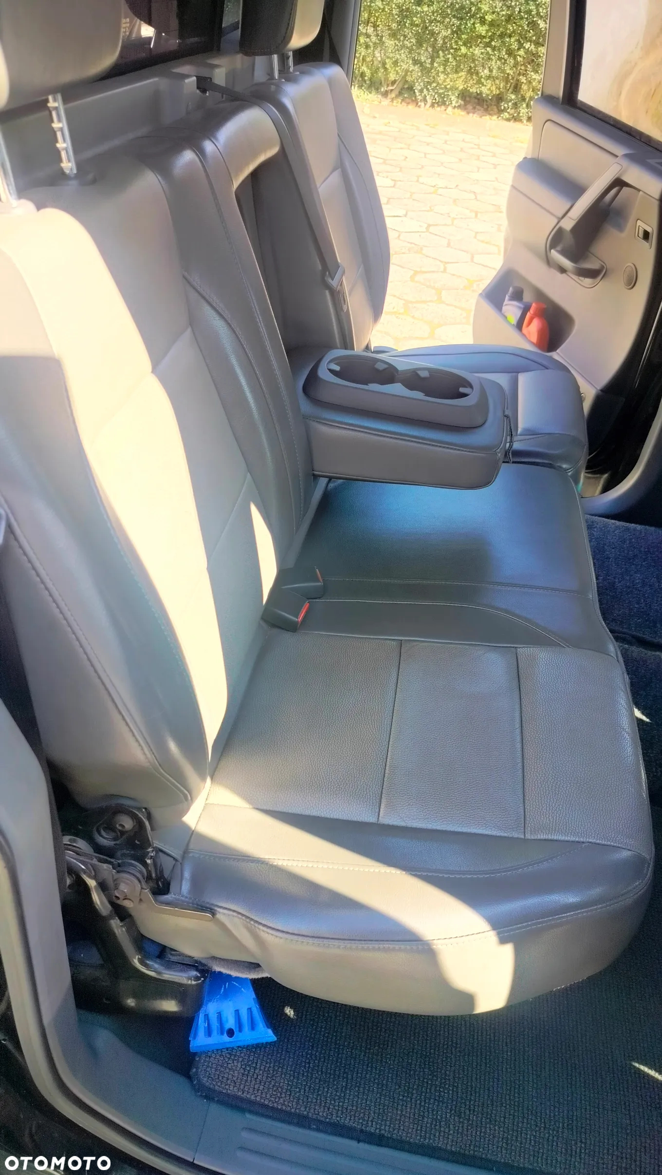 Nissan Titan 5.6 V8 LE Crew Cab - 26