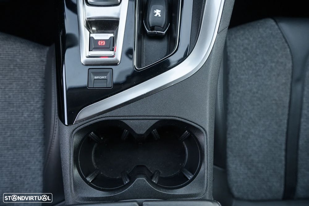 Peugeot 3008 PureTech 130 Stop & Start GPF EAT8 Allure - 38