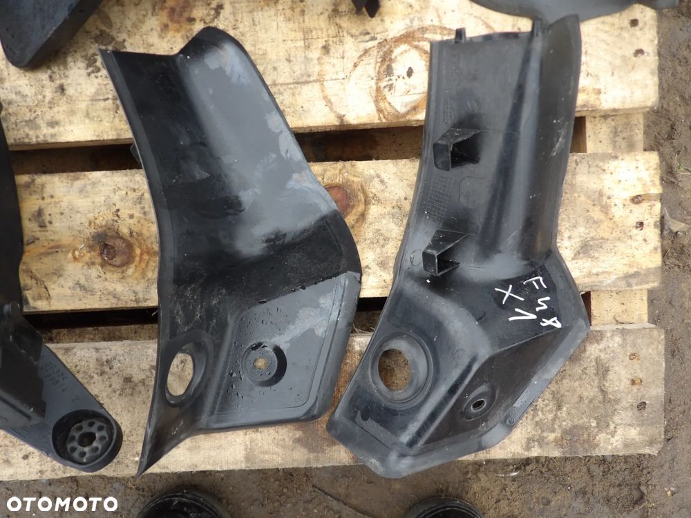 BMW - F48,X1 - OSŁONA , RYNIENKA ODPROWADZAJĄCA WODĘ - TYLNA LAMPA - PRAWA/LEWA - CENA ZA 1 SZT - 7350722  7350721 - 1