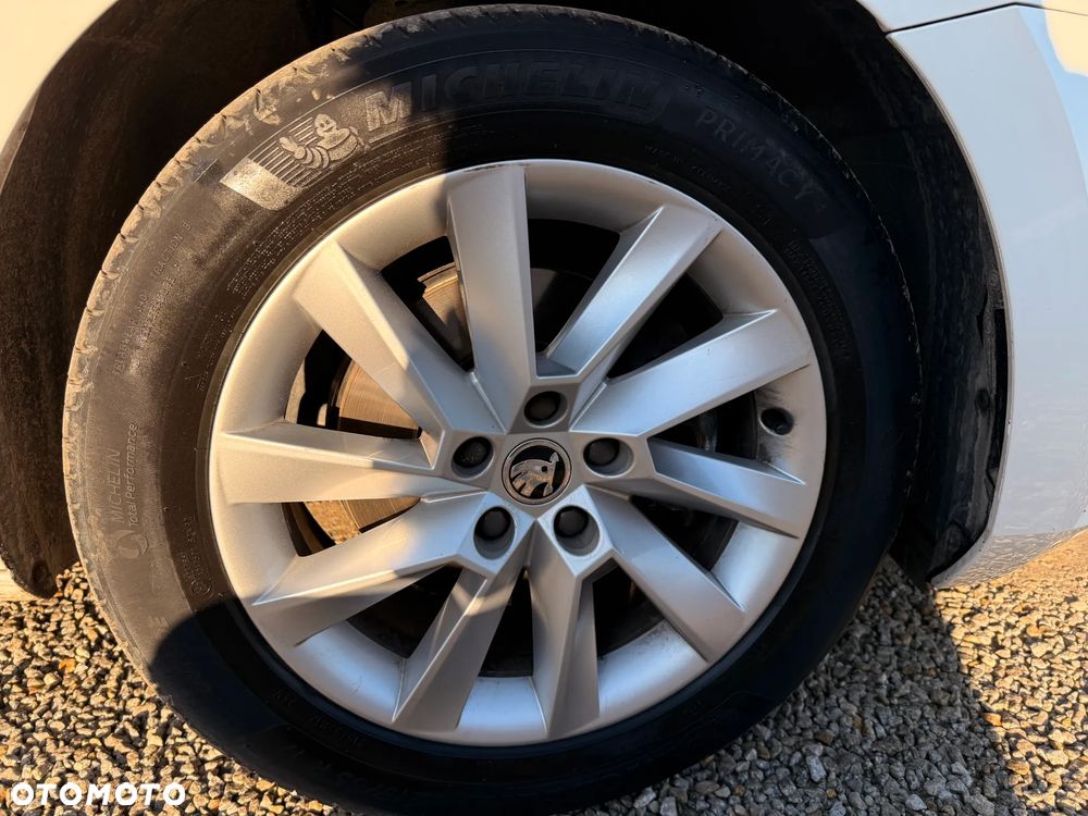 Skoda Superb 1.5 TSI Ambition DSG - 9