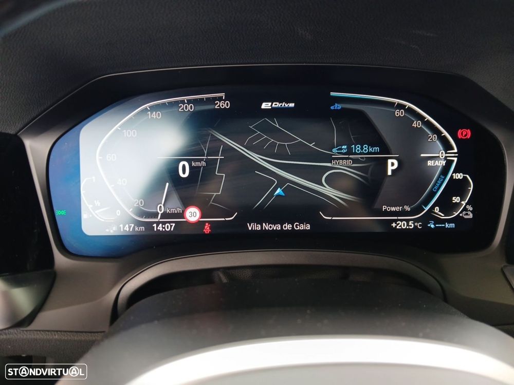 BMW 330 e Pack Desportivo M Auto - 18