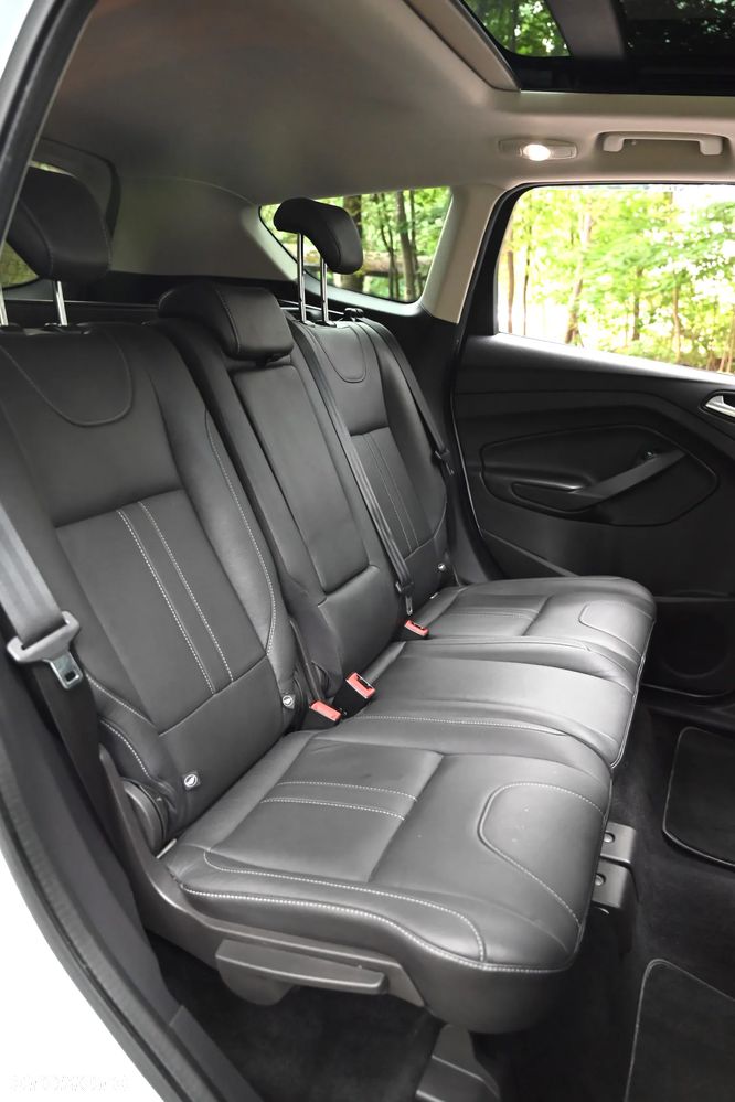 Ford Kuga - 27